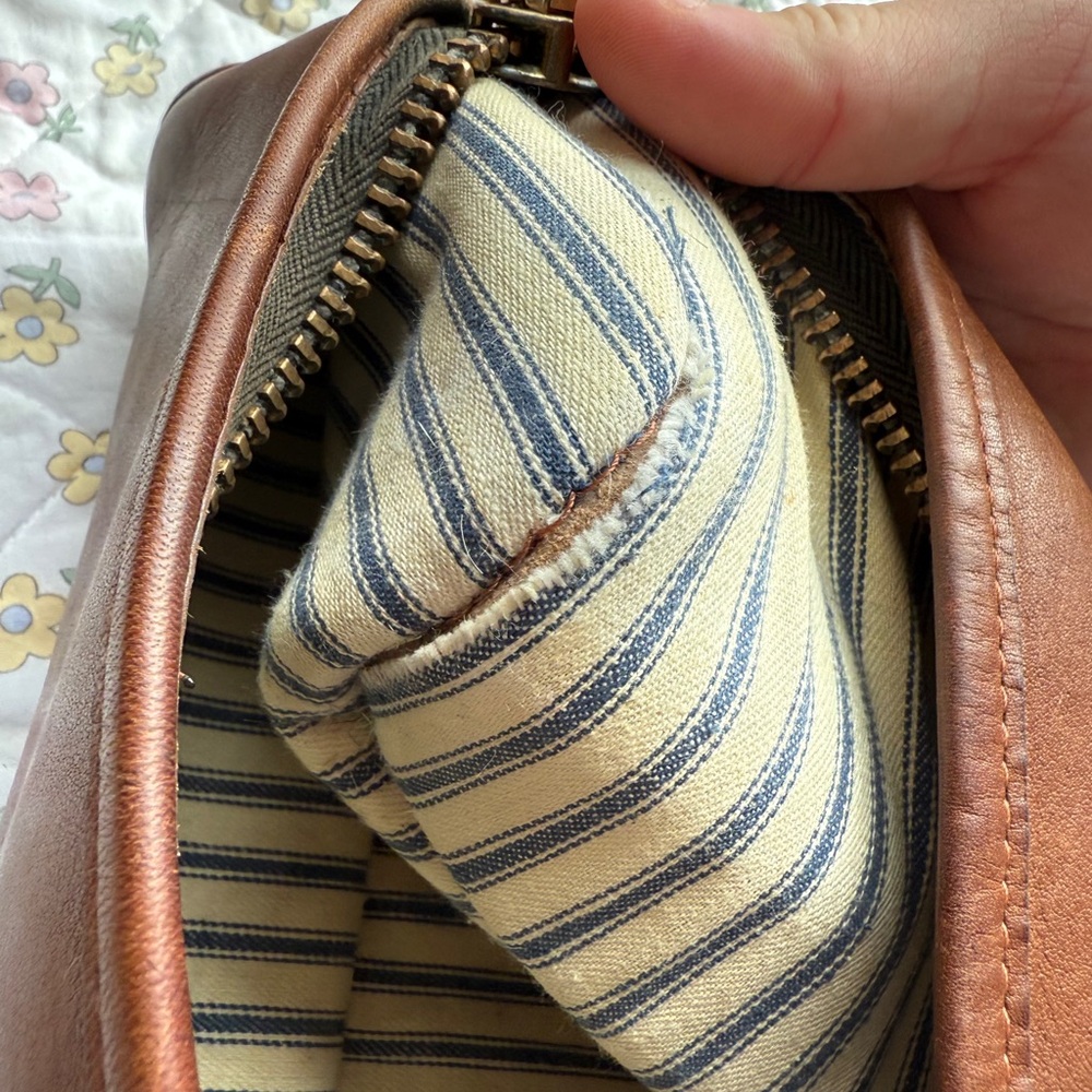 Vintage Coach 80’s Large Wetpack - Picture 13 of 14